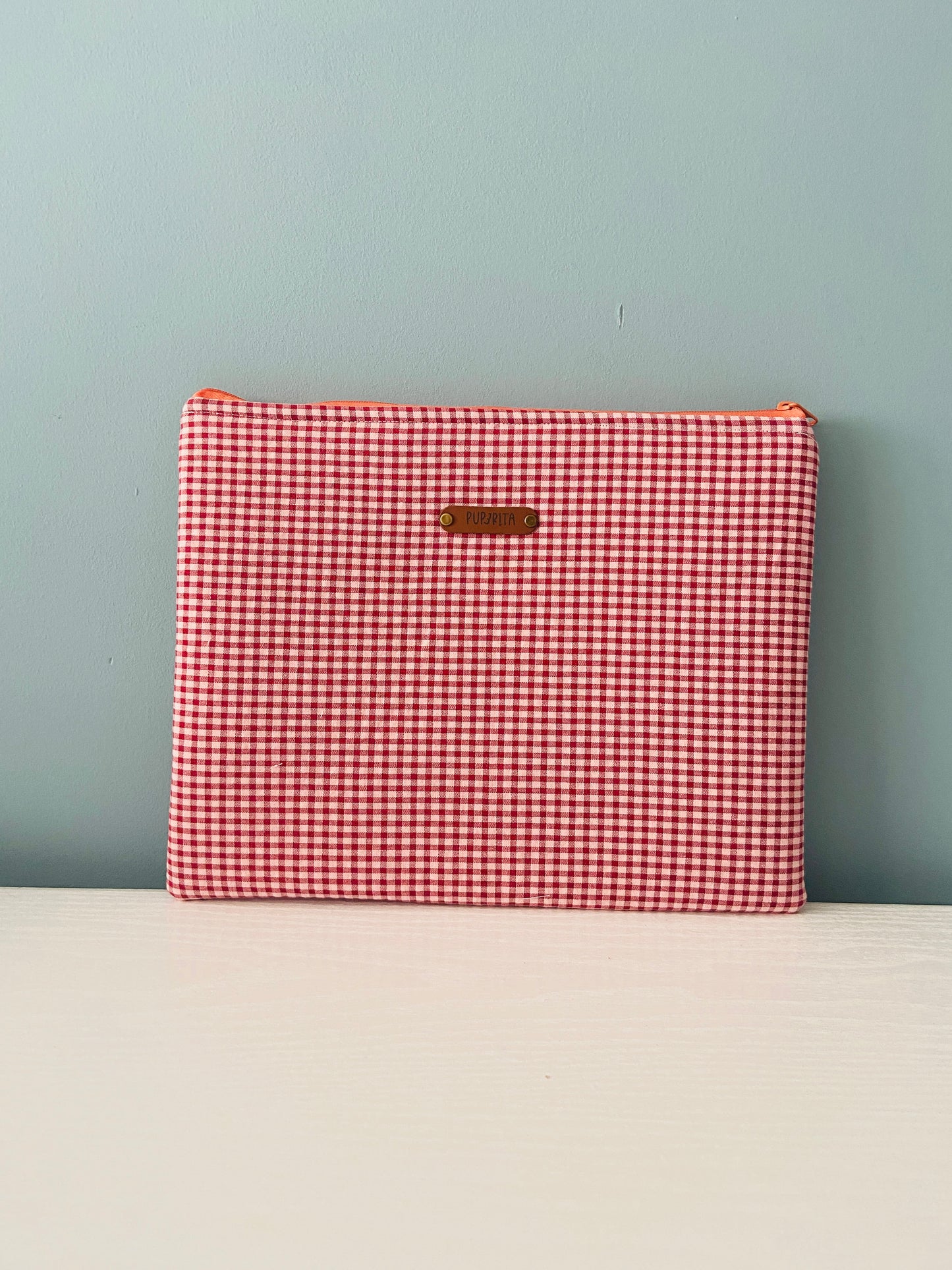 NECESER/FUNDA IPAD/LIBRO SAMPLE