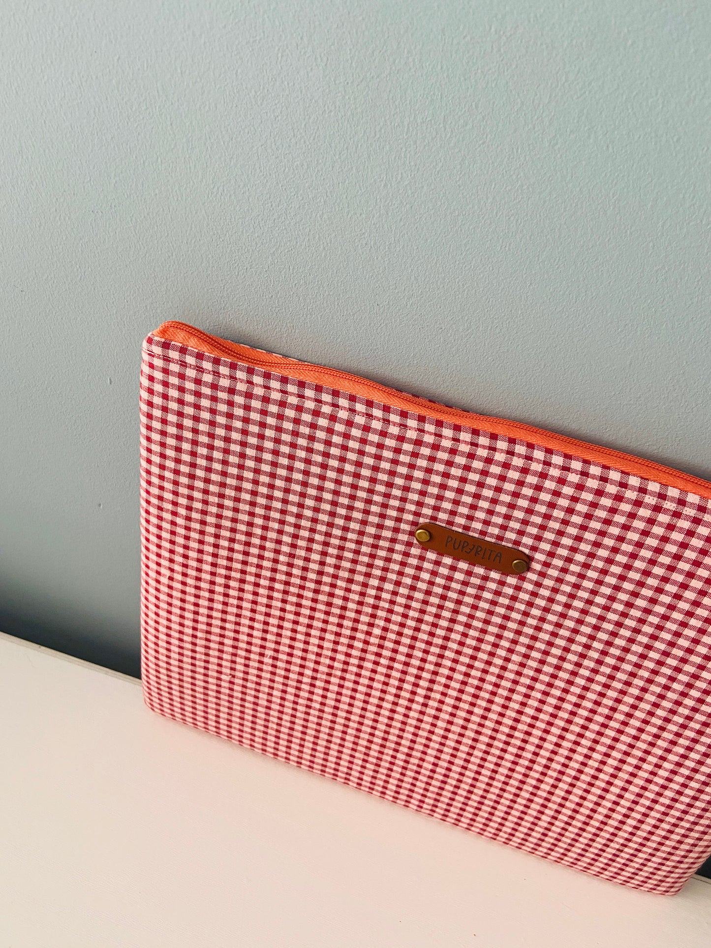 NECESER/FUNDA IPAD/LIBRO SAMPLE