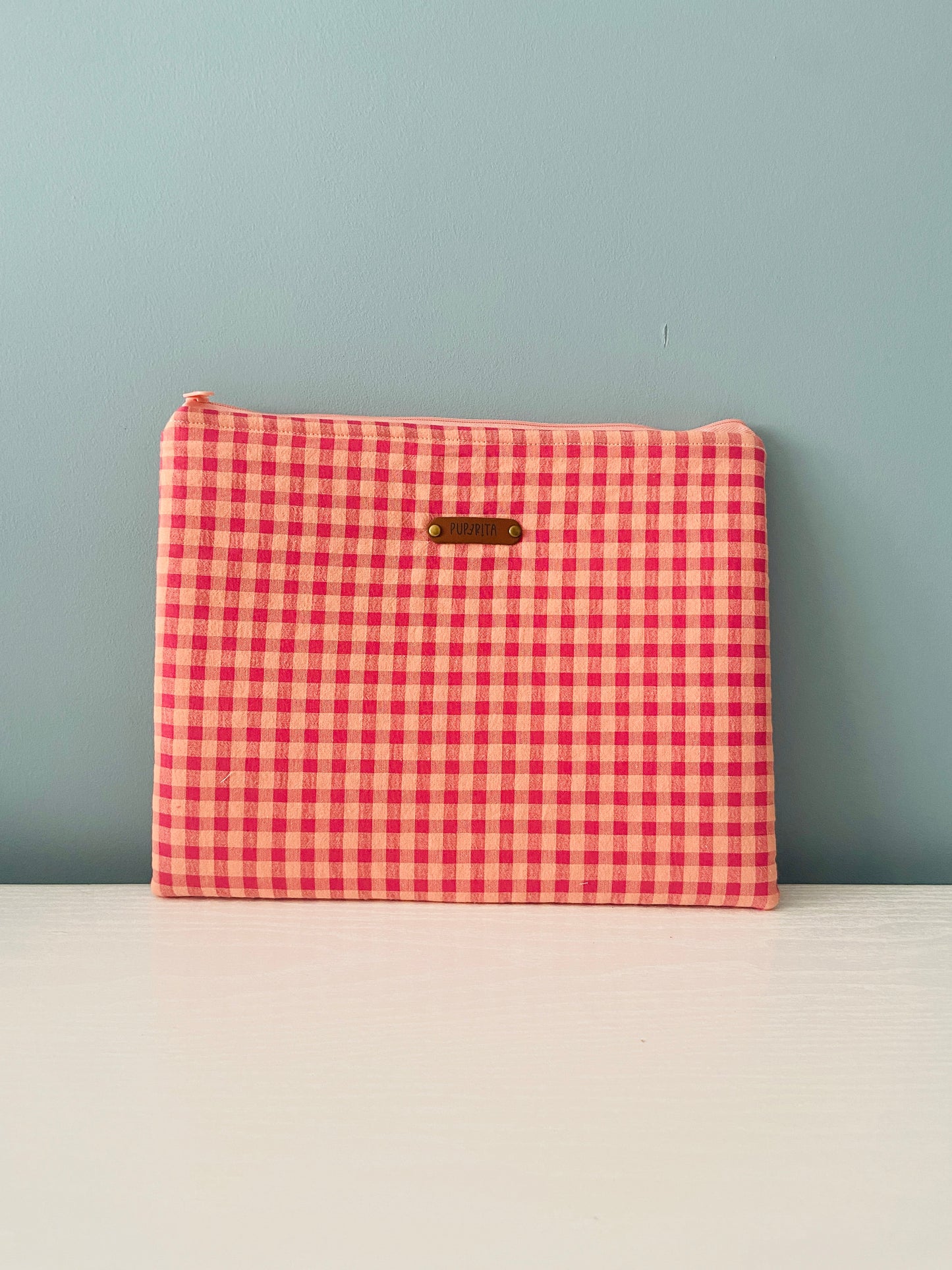 NECESER/FUNDA IPAD/LIBRO SAMPLE