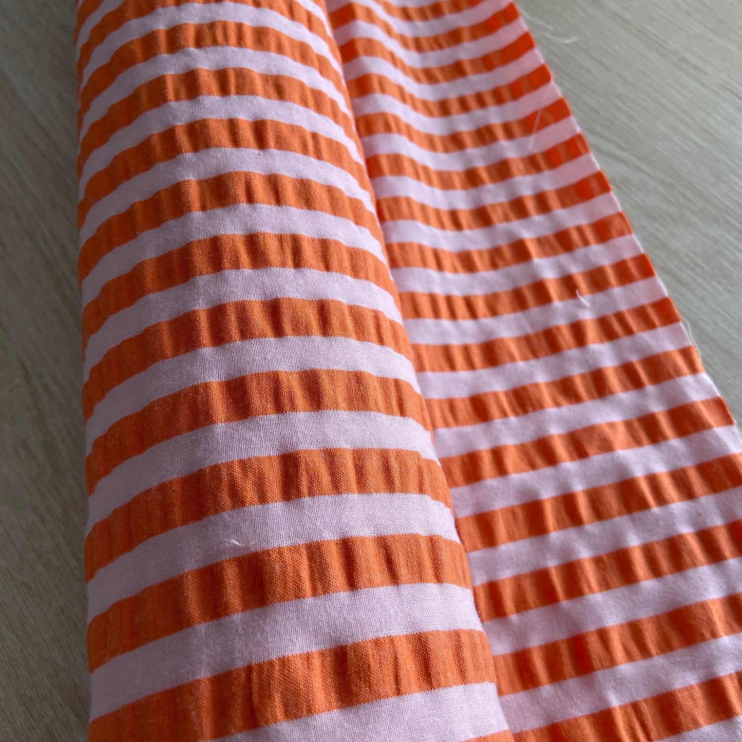 TEJIDO SEERSUCKER RAYA ROSA/NARANJA