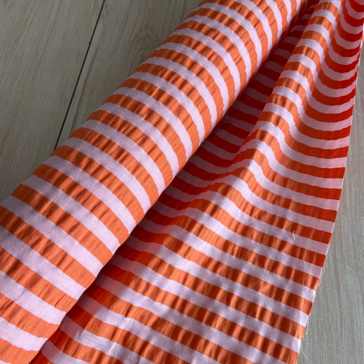TEJIDO SEERSUCKER RAYA ROSA/NARANJA